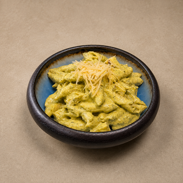 Penne cu halloumi și pesto de ierburi