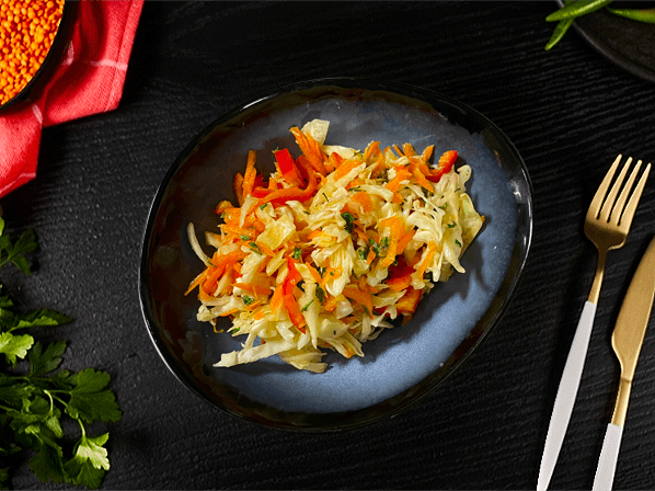 Salată de varză albă și legume - Chefs Evolution